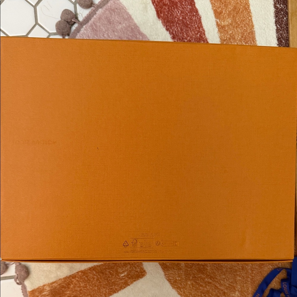 Louis Vuitton Orange Gift Bag and Box with Blue Ribbon - Picture 8 of 8
